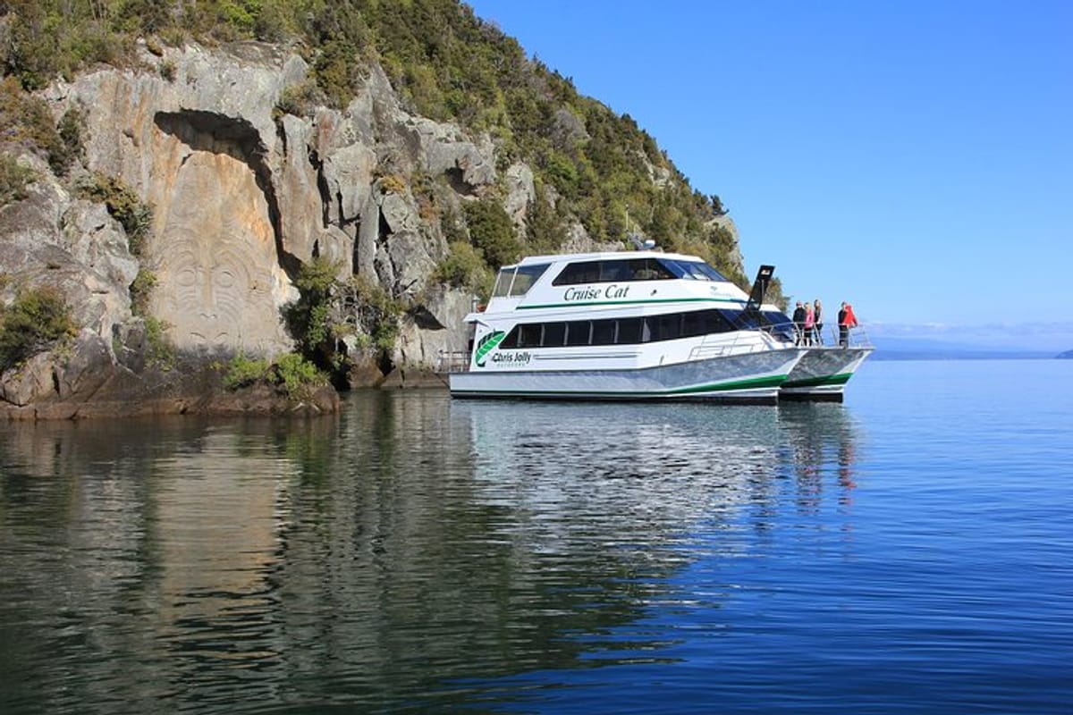 Scenic Cruise to Maori Rock Carvings